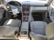 ✅ 2006 Mercedes-Benz C 280 Luxury • VIN: WDBRF92H46F817361 • Lot: 71026145. Wystawiony na Copart z przebiegiem 163 772 mil. Bezpłatny archiwum sprzedaży aukcyjnych z USA i szczegółowy raport historii pojazdu na DreamBid. Zdjęcie 8.