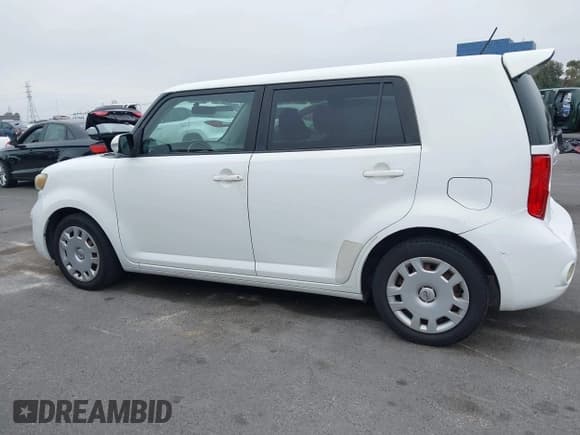 ✅ 2010 Scion xB • VIN: JTLZE4FE5A1114062 • Lot: 42462237. Wystawiony na IAAI z przebiegiem 215 664 mil. Bezpłatny archiwum sprzedaży aukcyjnych z USA i szczegółowy raport historii pojazdu na DreamBid. Zdjęcie 14.