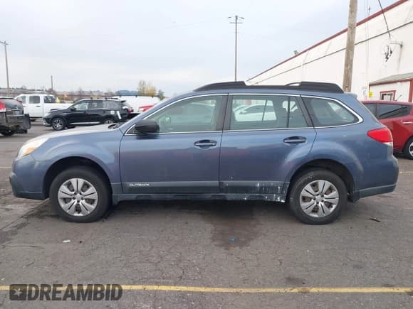 ✅ 2014 Subaru Outback 2.5i • VIN: 4S4BRBAC7E3320534 • Lot: 43736657. Wystawiony na IAAI z przebiegiem 197 690 mil. Bezpłatny archiwum sprzedaży aukcyjnych z USA i szczegółowy raport historii pojazdu na DreamBid. Zdjęcie 14.