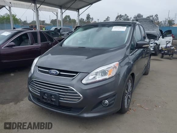 ✅ 2018 Ford C-Max Titanium • VIN: 1FADP5DU4JL105072 • Lot: 42110522. Wystawiony na IAAI z przebiegiem 93 176 mil. Bezpłatny archiwum sprzedaży aukcyjnych z USA i szczegółowy raport historii pojazdu na DreamBid. Zdjęcie 17.
