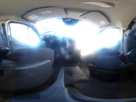 ✅ 2019 Ford Transit Cargo • VIN: 1FTYR2YM4KKB19480 • Lot: 43646652. Wystawiony na IAAI z przebiegiem 138 924 mil. Bezpłatny archiwum sprzedaży aukcyjnych z USA i szczegółowy raport historii pojazdu na DreamBid. Zdjęcie 19.