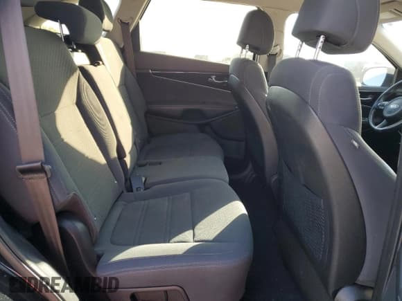 ✅ 2017 Kia Sorento L • VIN: 5XYPG4A31HG299840 • Lot: 86898005. Listed on Copart with 88,923 mi. Free auction sales archive from the USA and detailed vehicle history report at DreamBid. Image 11.