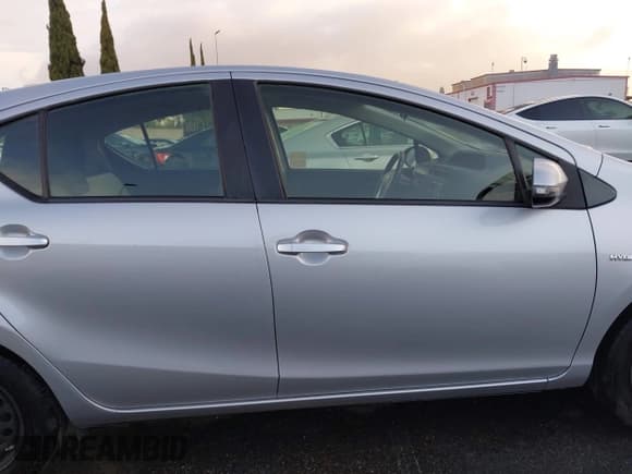 ✅ 2016 Toyota Prius One • VIN: JTDKDTB39G1123855 • Lot: 41882077. Listed on IAAI with 145,830 mi. Free auction sales archive from the USA and detailed vehicle history report at DreamBid. Image 14.