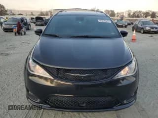 ✅ 2020 Chrysler Pacifica Touring L Plus • VIN: 2C4RC1EG4LR236090 • Lot: 92238565. Wystawiony na Copart z przebiegiem 121 514 mil. Bezpłatny archiwum sprzedaży aukcyjnych z USA i szczegółowy raport historii pojazdu na DreamBid. Zdjęcie 5.