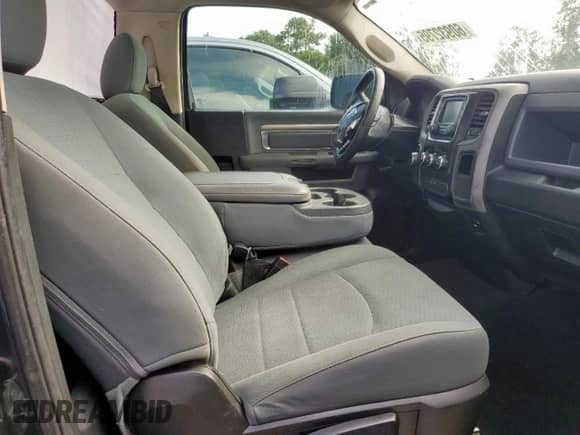 2017 Ram 1500 Tradesman z VIN 3C6JR6AG4HG636931, wystawiony jako Copart lot #60932795 z przebiegiem 157 961 mil mil oraz Szkoda całkowita • Salvage title. Historia ofert i sprzedaży dostępna na DreamBid. Obrazek 10.