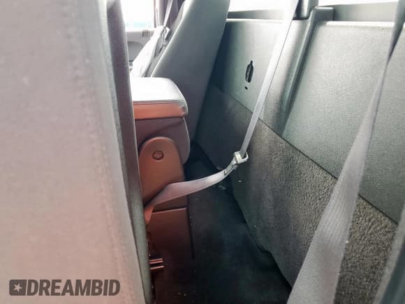 ✅ 2013 Chevrolet Silverado 1500 • VIN: 1GCNKSEA8DZ171335 • Lot: 53523625. Wystawiony na Copart z przebiegiem 83 664 mil. Bezpłatny archiwum sprzedaży aukcyjnych z USA i szczegółowy raport historii pojazdu na DreamBid. Zdjęcie 10.