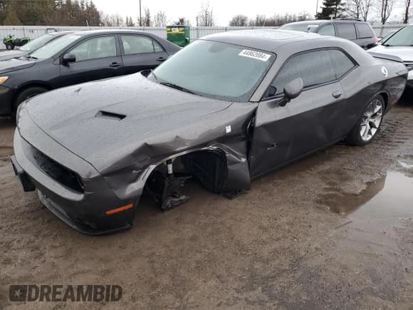 ✅ 2020 Dodge Challenger SXT • VIN: 2C3CDZAG5LH121435 • Lot: 44862084. Wystawiony na Copart z przebiegiem 32 792 mil. Bezpłatny archiwum sprzedaży aukcyjnych z USA i szczegółowy raport historii pojazdu na DreamBid. Zdjęcie 1.