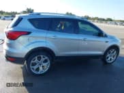 ✅ 2019 Ford Escape Titanium • VIN: 1FMCU0J98KUB77742 • Лот: 43666977. Опубликован ранее на IAAI с пробегом 117 793 миль. Бесплатный доступ к архиву аукционных продаж из США и подробный отчёт об истории автомобиля на DreamBid. Изображение 13.