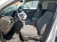 ✅ 2018 Chevrolet Traverse LS • VIN: 1GNERFKW0JJ172533 • Lot: 65902125. Wystawiony na Copart z przebiegiem 100 833 mil. Bezpłatny archiwum sprzedaży aukcyjnych z USA i szczegółowy raport historii pojazdu na DreamBid. Zdjęcie 7.