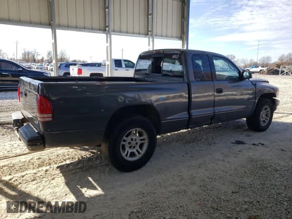 ✅ 2001 Dodge Dakota • VIN: 1B7GL22X01S343098 • Lot: 81063554. Wystawiony na Copart z przebiegiem 212 784 mil. Bezpłatny archiwum sprzedaży aukcyjnych z USA i szczegółowy raport historii pojazdu na DreamBid. Zdjęcie 3.
