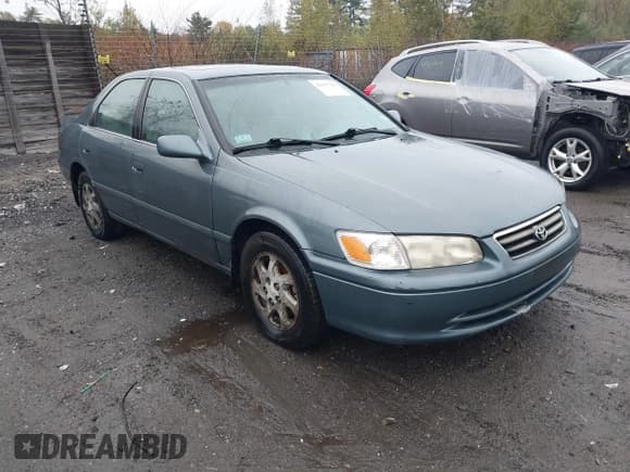 ✅ 2000 Toyota Camry CE • VIN: 4T1BG22K1YU744222 • Lot: 43437766. Wystawiony na IAAI z przebiegiem 161 586 mil. Bezpłatny archiwum sprzedaży aukcyjnych z USA i szczegółowy raport historii pojazdu na DreamBid. Zdjęcie 1.