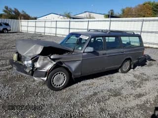 ✅ 1990 Volvo 240 • VIN: YV1AA885XL1866653 • Lot: 85832325. Listed on Copart with 235,068 mi. Free auction sales archive from the USA and detailed vehicle history report at DreamBid. Image 1.