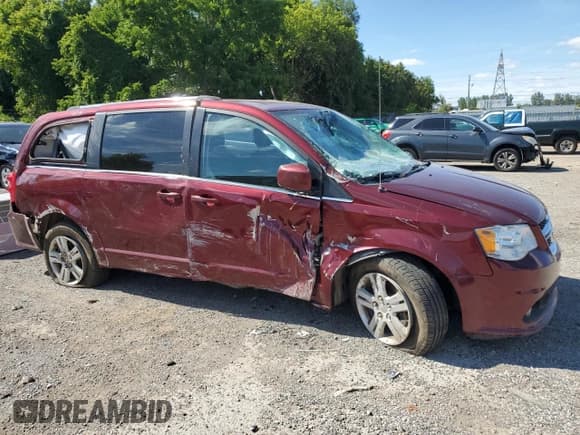 ✅ 2019 Dodge Grand Caravan Crew • VIN: 2C4RDGDG6KR675484 • Lot: 69269625. Wystawiony na Copart z przebiegiem 191 815 mil. Bezpłatny archiwum sprzedaży aukcyjnych z USA i szczegółowy raport historii pojazdu na DreamBid. Zdjęcie 4.