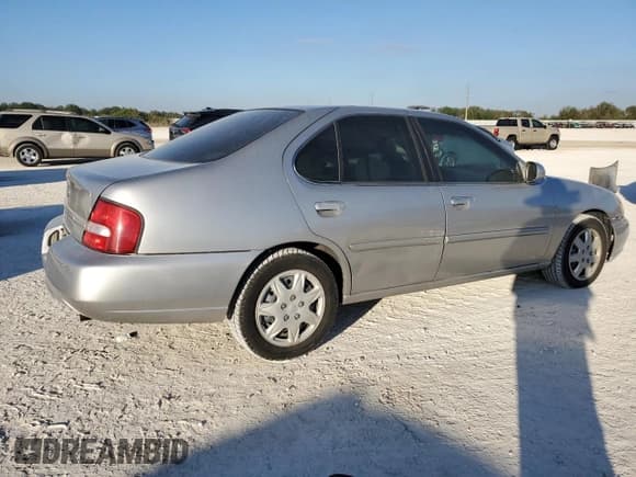 ✅ 2001 Nissan Altima GXE • VIN: 1N4DL01D21C165046 • Lot: 81757714. Wystawiony na Copart z przebiegiem 138 396 mil. Bezpłatny archiwum sprzedaży aukcyjnych z USA i szczegółowy raport historii pojazdu na DreamBid. Zdjęcie 3.