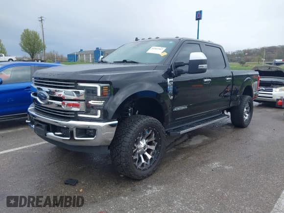 ✅ 2019 Ford F-250 XL • VIN: 1FT7W2BT0KED07030 • Lot: 41922167. Listed on IAAI with 123,037 mi. Free auction sales archive from the USA and detailed vehicle history report at DreamBid. Image 2.