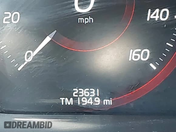 ✅ 2022 Volvo XC90 Momentum • VIN: YV4A221K0N1802153 • Lot: 43078070. Wystawiony na IAAI z przebiegiem 23 631 mil. Bezpłatny archiwum sprzedaży aukcyjnych z USA i szczegółowy raport historii pojazdu na DreamBid. Zdjęcie 16.