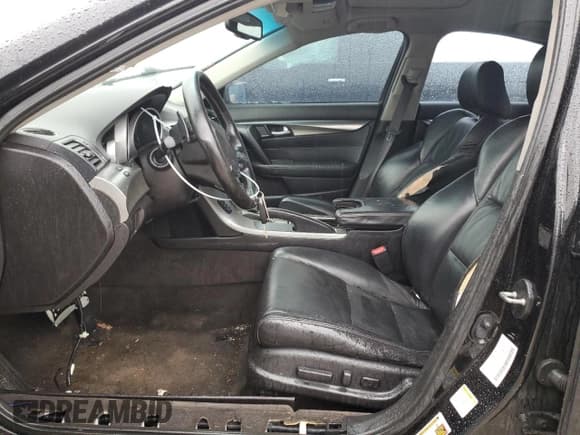 ✅ 2011 Acura TL • VIN: 19UUA9F27BA000572 • Lot: 47686765. Listed on Copart with 164,118 mi. Free auction sales archive from the USA and detailed vehicle history report at DreamBid. Image 7.