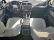 ✅ 2018 Volkswagen Tiguan SEL • VIN: 3VV3B7AXXJM023796 • Lot: 81984925. Wystawiony na Copart z przebiegiem 74 044 mil. Bezpłatny archiwum sprzedaży aukcyjnych z USA i szczegółowy raport historii pojazdu na DreamBid. Zdjęcie 8.