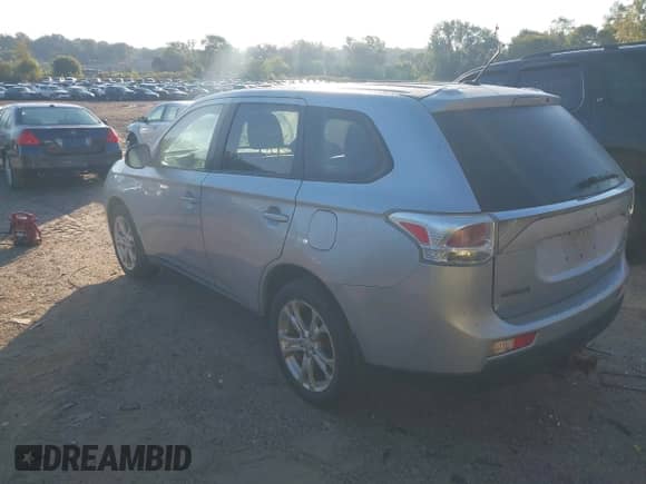 2014 Mitsubishi Outlander SE with VIN JA4AZ3A39EZ002508, listed as a IAAI auction lot 43297966 with 207,511 mi miles and . Bid and sale history available at DreamBid. Image 3.