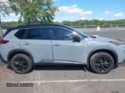 ✅ 2023 Nissan Rogue SV • VIN: JN8BT3BB1PW202695 • Lot: 43319662. Wystawiony na IAAI z przebiegiem 30 179 mil. Bezpłatny archiwum sprzedaży aukcyjnych z USA i szczegółowy raport historii pojazdu na DreamBid. Zdjęcie 13.