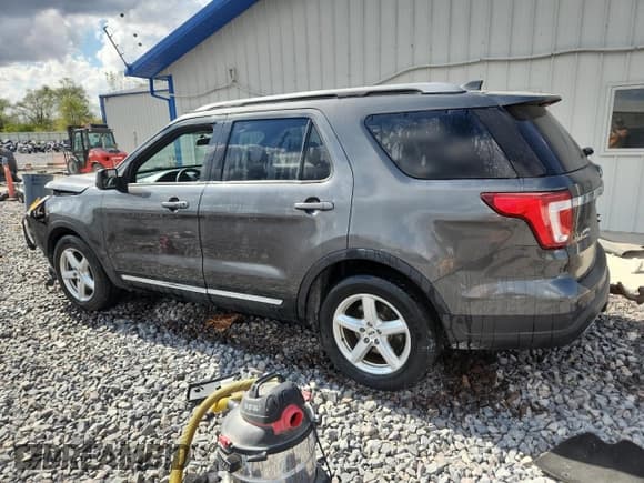 ✅ 2018 Ford Explorer XLT • VIN: 1FM5K7D89JGA64891 • Lot: 85197015. Wystawiony na Copart z przebiegiem 119 797 mil. Bezpłatny archiwum sprzedaży aukcyjnych z USA i szczegółowy raport historii pojazdu na DreamBid. Zdjęcie 2.