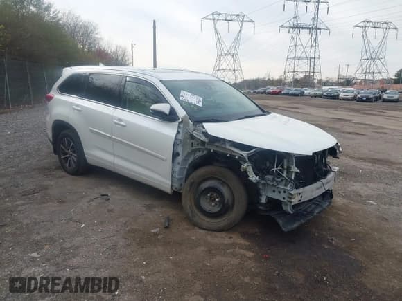 ✅ 2017 Toyota Highlander XLE • VIN: 5TDJZRFH3HS392833 • Лот: 43731327. Опубликован ранее на IAAI с пробегом 94 646 миль. Бесплатный доступ к архиву аукционных продаж из США и подробный отчёт об истории автомобиля на DreamBid. Изображение 1.