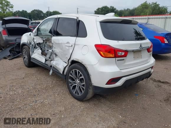 2018 Mitsubishi Outlander SE with VIN JA4AP3AW6JU006930, listed as a IAAI auction lot 43094997 with 82,255 mi miles and . Bid and sale history available at DreamBid. Image 3.