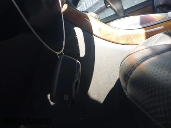 ✅ 2013 Land Rover Range Rover Sport HSE Lux • VIN: SALSK2D44DA799916 • Lot: 43611980. Listed on IAAI with 166,100 mi. Free auction sales archive from the USA and detailed vehicle history report at DreamBid. Image 11.