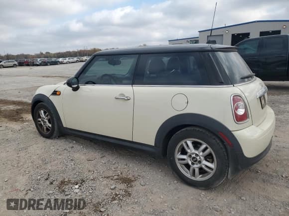 ✅ 2013 MINI Hardtop • VIN: WMWSU3C54DT685949 • Lot: 91926005. Wystawiony na Copart z przebiegiem 140 236 mil. Bezpłatny archiwum sprzedaży aukcyjnych z USA i szczegółowy raport historii pojazdu na DreamBid. Zdjęcie 2.