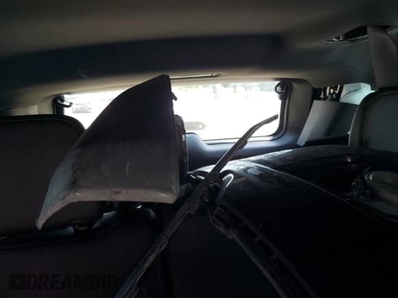 ✅ 2022 Chevrolet Suburban LT • VIN: 1GNSCCKDXNR318879 • Lot: 66185884. Wystawiony na Copart z przebiegiem 29 885 mil. Bezpłatny archiwum sprzedaży aukcyjnych z USA i szczegółowy raport historii pojazdu na DreamBid. Zdjęcie 15.