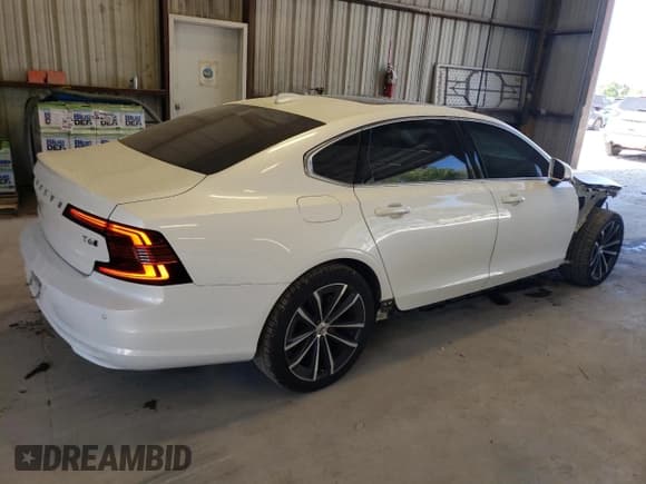 ✅ 2021 Volvo S90 Momentum • VIN: LVYA22MK7MP201065 • Lot: 59402744. Wystawiony na Copart z przebiegiem 37 672 mil. Bezpłatny archiwum sprzedaży aukcyjnych z USA i szczegółowy raport historii pojazdu na DreamBid. Zdjęcie 3.