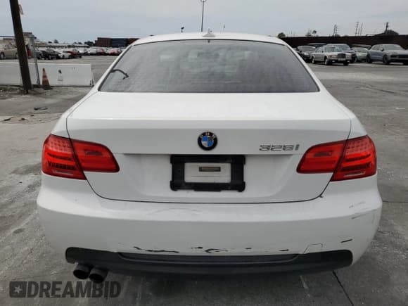 ✅ 2013 BMW 3 Series 328i • VIN: WBAKE3C59DE772134 • Лот: 70912935. Опубликован ранее на Copart с пробегом 124 136 миль. Бесплатный доступ к архиву аукционных продаж из США и подробный отчёт об истории автомобиля на DreamBid. Изображение 6.