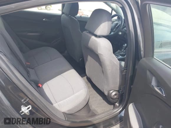 ✅ 2019 Chevrolet Cruze LS • VIN: 1G1BC5SM7K7107532 • Lot: 43222245. Listed on IAAI with 140,995 mi. Free auction sales archive from the USA and detailed vehicle history report at DreamBid. Image 8.