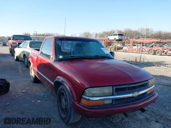 ✅ 1998 Chevrolet S-10 • VIN: 1GCCS14W4W8151302 • Lot: 41765595. Listed on IAAI with 285,683 mi. Free auction sales archive from the USA and detailed vehicle history report at DreamBid. Image 1.