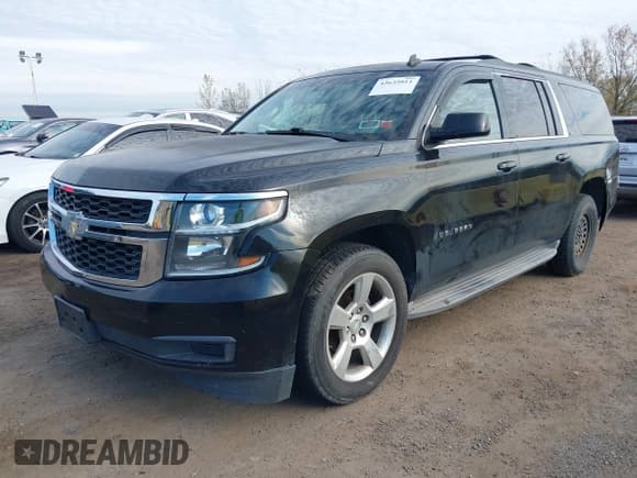 ✅ 2015 Chevrolet Suburban LT • VIN: 1GNSKJKC7FR233983 • Lot: 43635811. Wystawiony na IAAI z przebiegiem 114 907 mil. Bezpłatny archiwum sprzedaży aukcyjnych z USA i szczegółowy raport historii pojazdu na DreamBid. Zdjęcie 17.