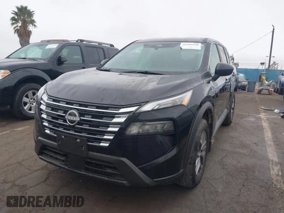 ✅ 2025 Nissan Rogue S • VIN: 5N1BT3ABXSC765294 • Lot: 41905928. Listed on IAAI with 600 mi. Free auction sales archive from the USA and detailed vehicle history report at DreamBid. Image 18.