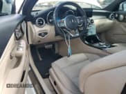 ✅ 2019 Mercedes-Benz C 300 • VIN: WDDWJ8DB0KF834311 • Lot: 85108115. Wystawiony na Copart z przebiegiem 62 075 mil. Bezpłatny archiwum sprzedaży aukcyjnych z USA i szczegółowy raport historii pojazdu na DreamBid. Zdjęcie 8.