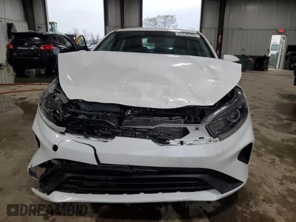 ✅ 2022 Kia Forte LXS • VIN: 3KPF24AD5NE428349 • Lot: 91230385. Wystawiony na Copart z przebiegiem 38 686 mil. Bezpłatny archiwum sprzedaży aukcyjnych z USA i szczegółowy raport historii pojazdu na DreamBid. Zdjęcie 5.