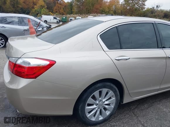 ✅ 2014 Honda Accord EX-L • VIN: 1HGCR3F89EA010112 • Lot: 43586051. Listed on IAAI with 96,316 mi. Free auction sales archive from the USA and detailed vehicle history report at DreamBid. Image 20.