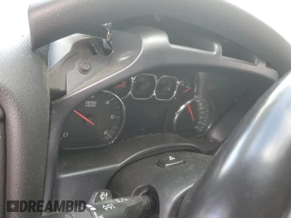 ✅ 2015 Chevrolet Silverado 1500 LT • VIN: 1GCRCREC9FZ305099 • Lot: 85392345. Wystawiony na Copart z przebiegiem Nie podano. Bezpłatny archiwum sprzedaży aukcyjnych z USA i szczegółowy raport historii pojazdu na DreamBid. Zdjęcie 9.