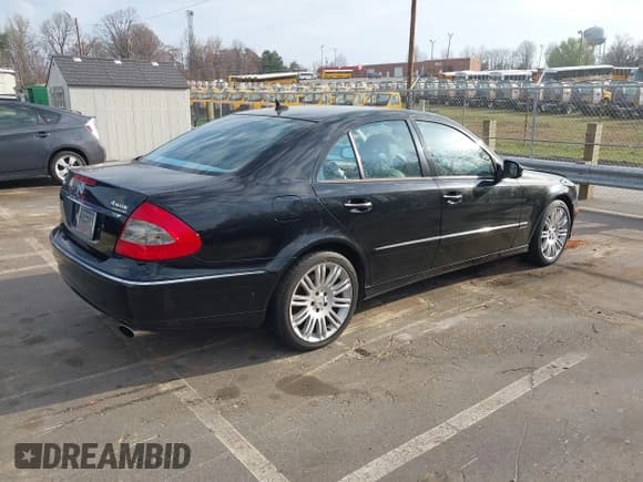 ✅ 2007 Mercedes-Benz E 350 • VIN: WDBUF87X37B176653 • Лот: 41844793. Опубликован ранее на IAAI с пробегом 187 872 миль. Бесплатный доступ к архиву аукционных продаж из США и подробный отчёт об истории автомобиля на DreamBid. Изображение 4.