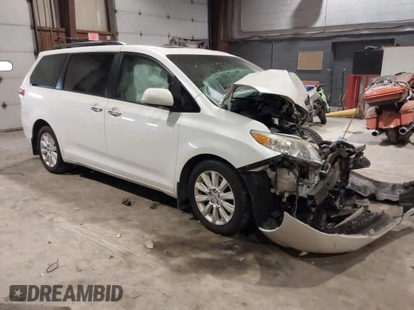 ✅ 2011 Toyota Sienna XLE • VIN: 5TDDK3DC8BS013015 • Lot: 41445174. Listed on IAAI with 127,109 mi. Free auction sales archive from the USA and detailed vehicle history report at DreamBid. Image 1.
