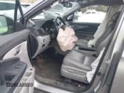 ✅ 2016 Honda Pilot EX-L • VIN: 5FNYF5H62GB037666 • Lot: 41795702. Wystawiony na IAAI z przebiegiem 212 773 mil. Bezpłatny archiwum sprzedaży aukcyjnych z USA i szczegółowy raport historii pojazdu na DreamBid. Zdjęcie 5.