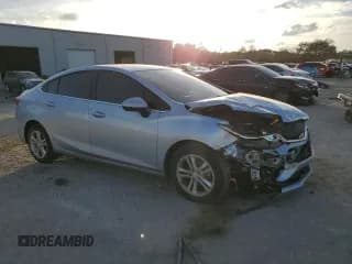 ✅ 2018 Chevrolet Cruze LT • VIN: 1G1BE5SM2J7137692 • Lot: 73472992. Wystawiony na Copart z przebiegiem 81 964 mil. Bezpłatny archiwum sprzedaży aukcyjnych z USA i szczegółowy raport historii pojazdu na DreamBid. Zdjęcie 4.