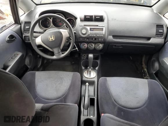 ✅ 2007 Honda Fit • VIN: JHMGD38457S012962 • Lot: 55927755. Wystawiony na Copart z przebiegiem 172 153 mil. Bezpłatny archiwum sprzedaży aukcyjnych z USA i szczegółowy raport historii pojazdu na DreamBid. Zdjęcie 8.