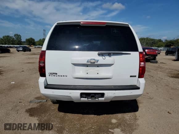 2010 Chevrolet Suburban LT z VIN 1GNUKJE33AR260045, wystawiony jako Copart lot #71088865 z przebiegiem Nie podano mil oraz Szkoda całkowita • Salvage title. Historia ofert i sprzedaży dostępna na DreamBid. Obrazek 6.