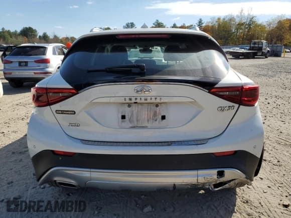✅ 2019 Infiniti QX30 Essential • VIN: SJKCH5CR8KA010332 • Lot: 77074784. Wystawiony na Copart z przebiegiem 73 836 mil. Bezpłatny archiwum sprzedaży aukcyjnych z USA i szczegółowy raport historii pojazdu na DreamBid. Zdjęcie 6.
