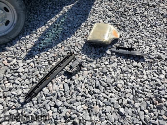 ✅ 2011 Ford F-250 XL • VIN: 1FTBF2B68BEB75977 • Lot: 57064085. Wystawiony na Copart z przebiegiem 148 448 mil. Bezpłatny archiwum sprzedaży aukcyjnych z USA i szczegółowy raport historii pojazdu na DreamBid. Zdjęcie 12.