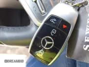 ✅ 2019 Mercedes-Benz S 560 • VIN: WDDUG8DBXKA480087 • Lot: 43237871. Wystawiony na IAAI z przebiegiem 30 998 mil. Bezpłatny archiwum sprzedaży aukcyjnych z USA i szczegółowy raport historii pojazdu na DreamBid. Zdjęcie 11.