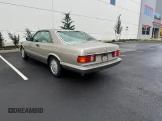 ✅ 1991 Mercedes-Benz 560 • VIN: WDBCA45E2MA558713 • Лот: 79507724. Опубликован ранее на Copart с пробегом 112 400 миль. Бесплатный доступ к архиву аукционных продаж из США и подробный отчёт об истории автомобиля на DreamBid. Изображение 3.